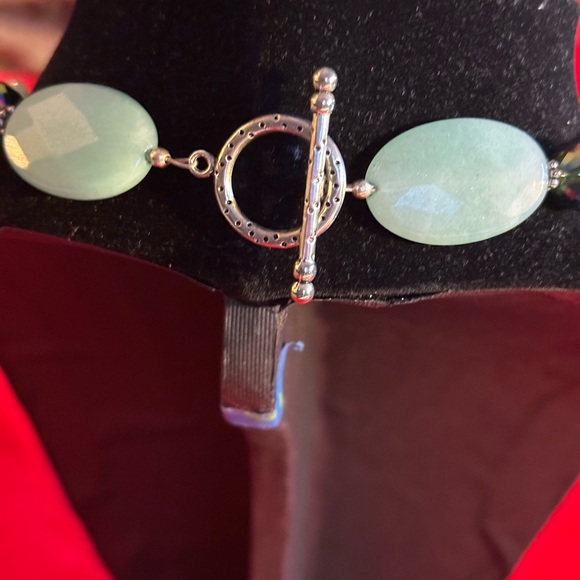 Handcrafted Mint Green Quartz Necklace w/crystals. No matching earrings avail. - Picture 3 of 5